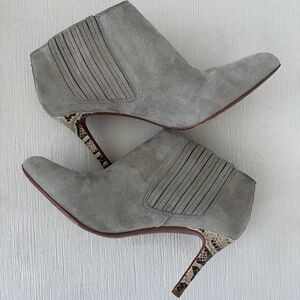 Vintage Y2K Coach Suede Ankle Boots w/ Snake-Effect Heel | Size 9B | Archive